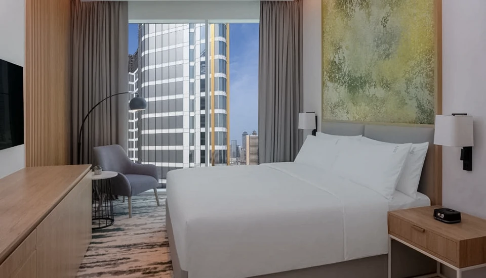 هتل هالیدی این بیزنس بی دبی